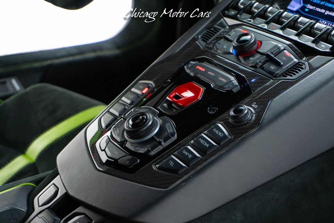 2016 Lamborghini Aventador