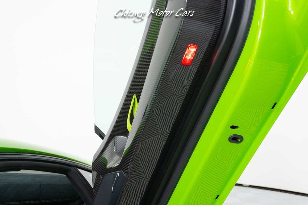 2016 Lamborghini Aventador