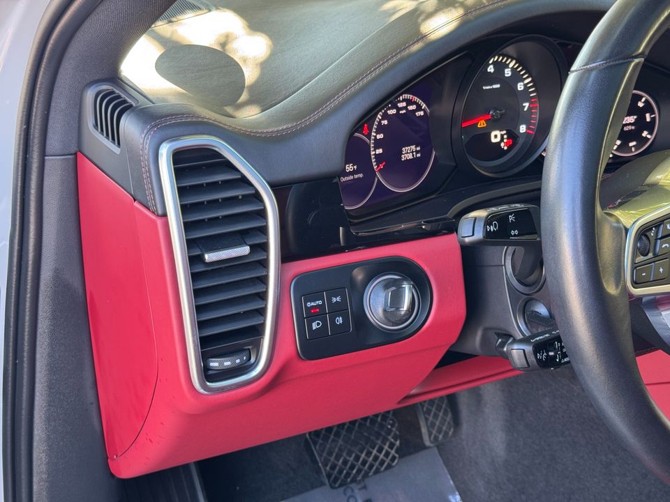 2022 Porsche Cayenne Platinum Edition Coupe