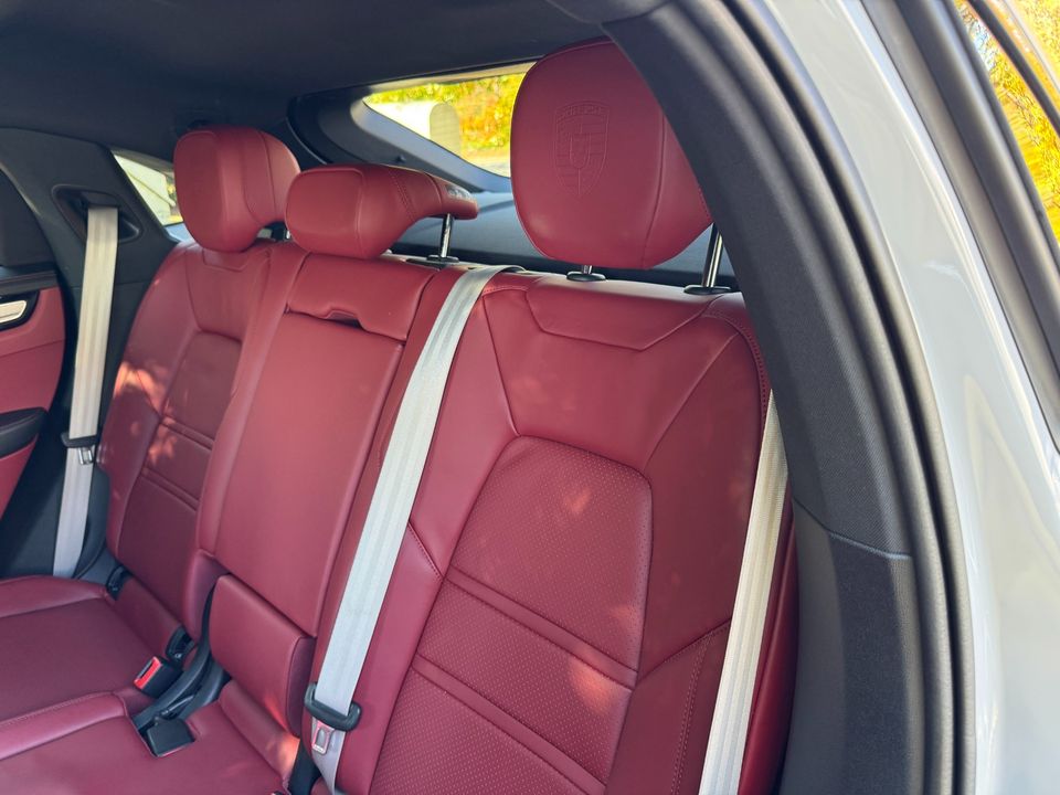 2022 Porsche Cayenne Platinum Edition Coupe