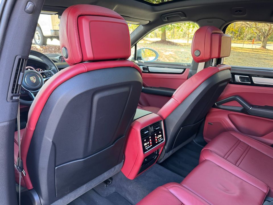 2022 Porsche Cayenne Platinum Edition Coupe