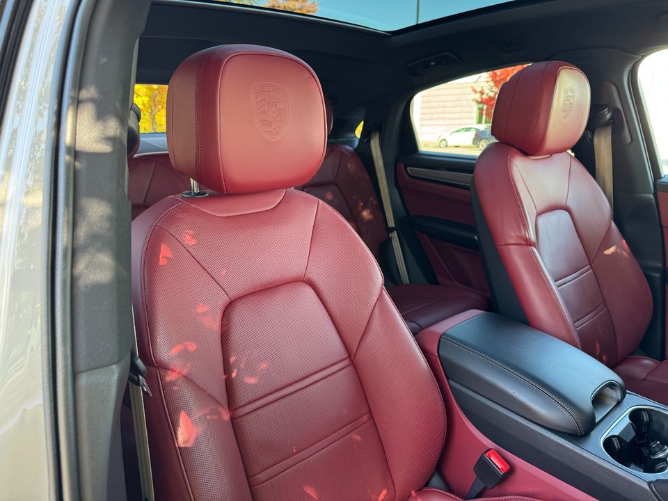 2022 Porsche Cayenne Platinum Edition Coupe