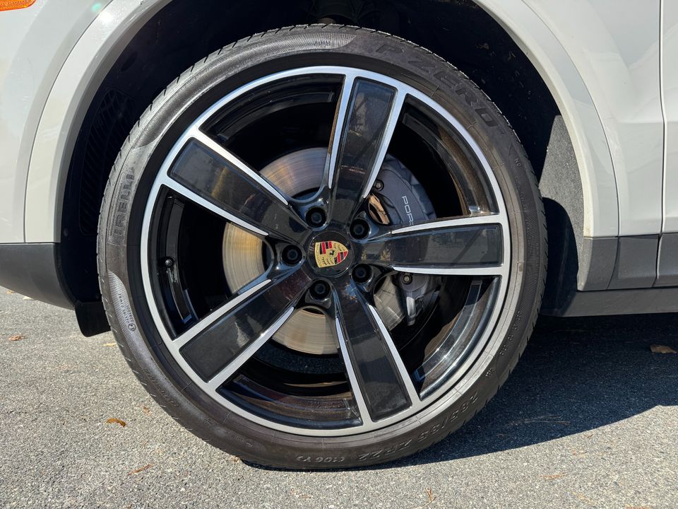 2022 Porsche Cayenne Platinum Edition Coupe