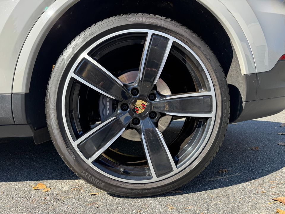 2022 Porsche Cayenne Platinum Edition Coupe