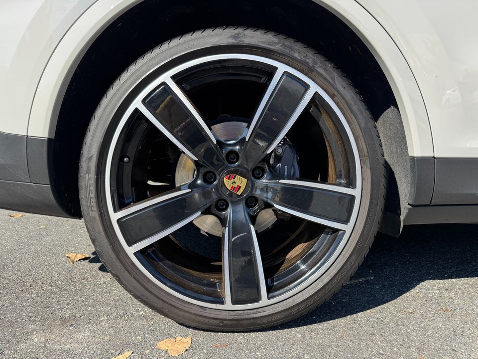 2022 Porsche Cayenne Platinum Edition Coupe