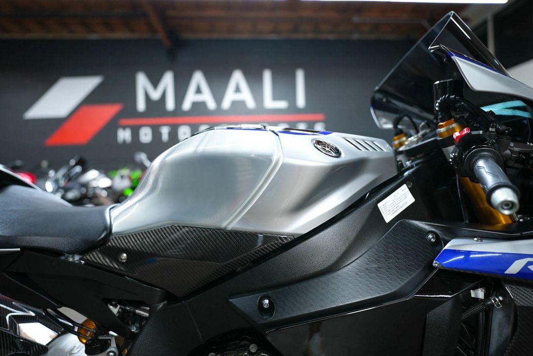 2017 Yamaha YZF-R1M