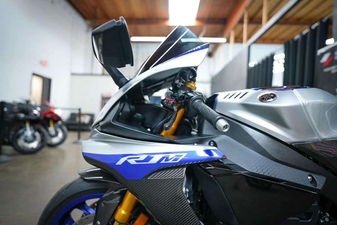 2017 Yamaha YZF-R1M