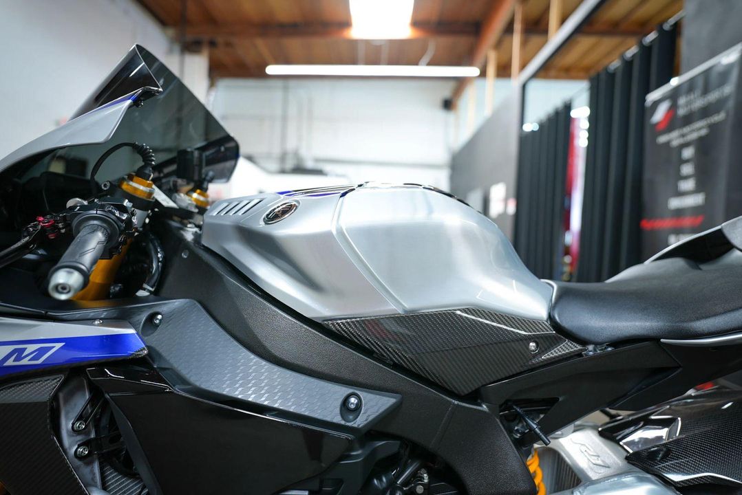 2017 Yamaha YZF-R1M