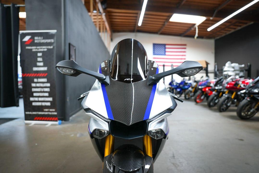 2017 Yamaha YZF-R1M