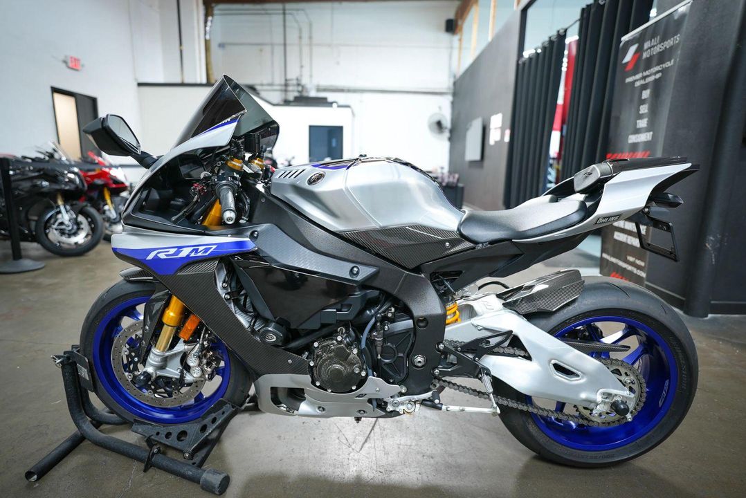 2017 Yamaha YZF-R1M