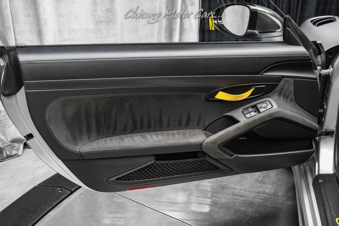 2023 Porsche 718 Cayman