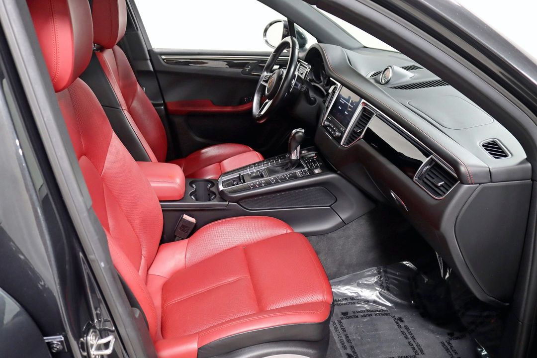 2017 Porsche Macan