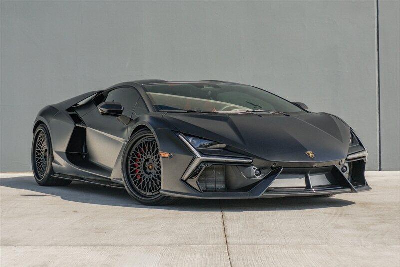 2024 Lamborghini Revuelto