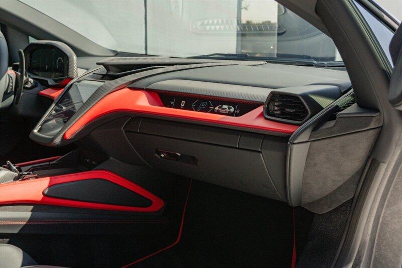 2024 Lamborghini Revuelto