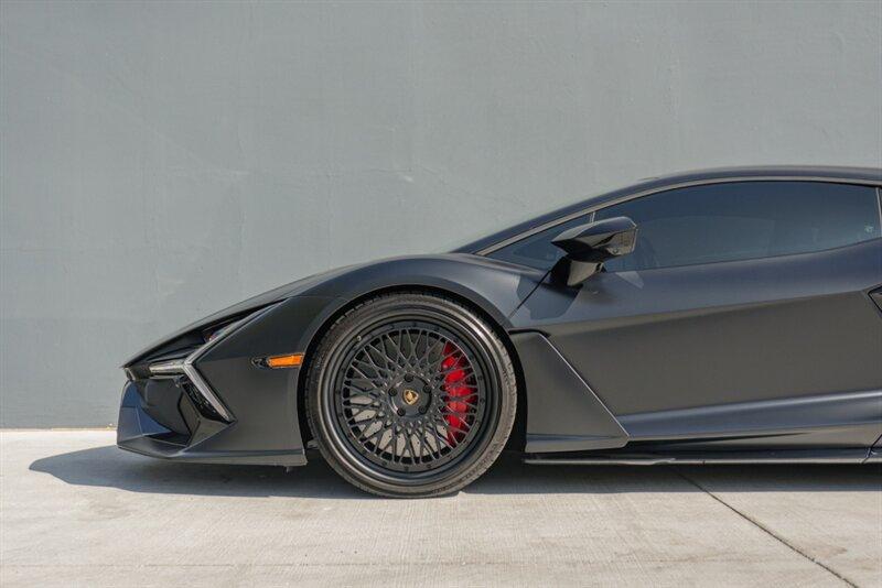 2024 Lamborghini Revuelto