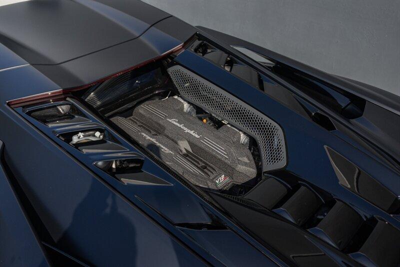 2024 Lamborghini Revuelto