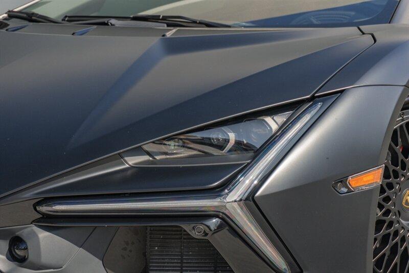 2024 Lamborghini Revuelto