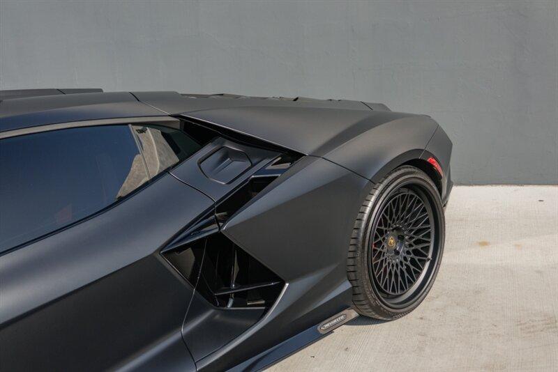 2024 Lamborghini Revuelto