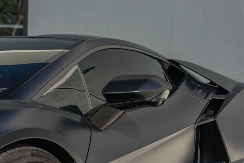 2024 Lamborghini Revuelto