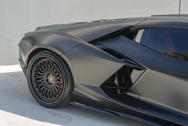 2024 Lamborghini Revuelto
