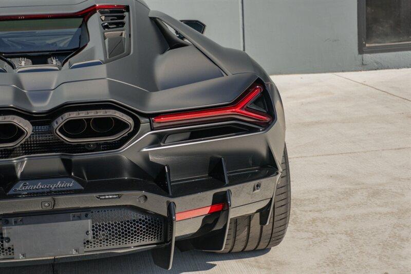 2024 Lamborghini Revuelto