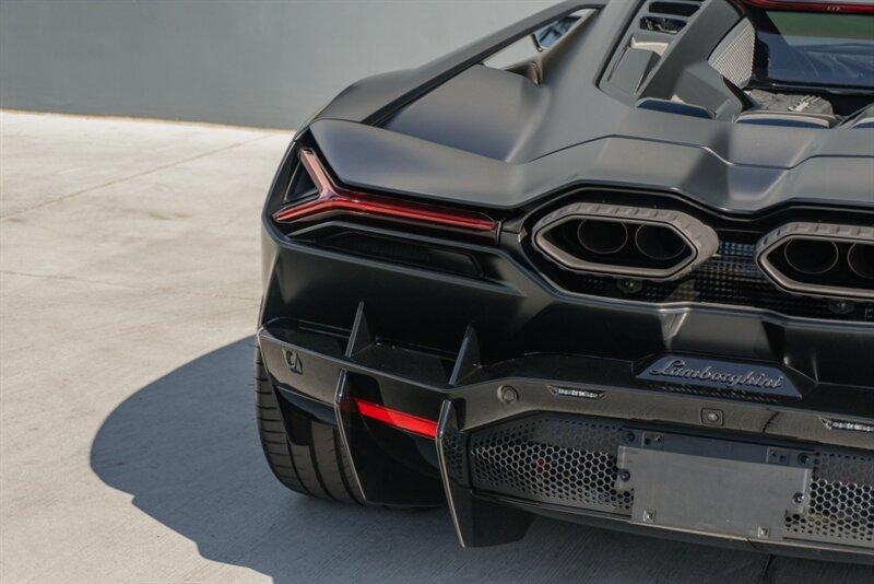 2024 Lamborghini Revuelto