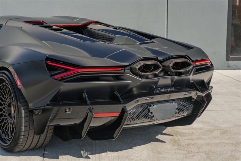 2024 Lamborghini Revuelto