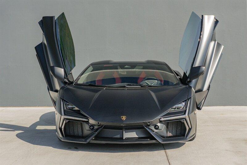 2024 Lamborghini Revuelto