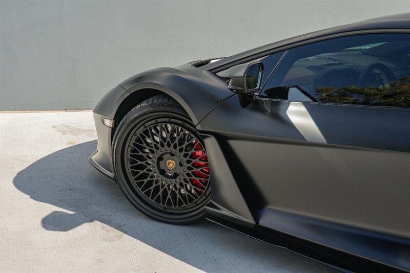 2024 Lamborghini Revuelto