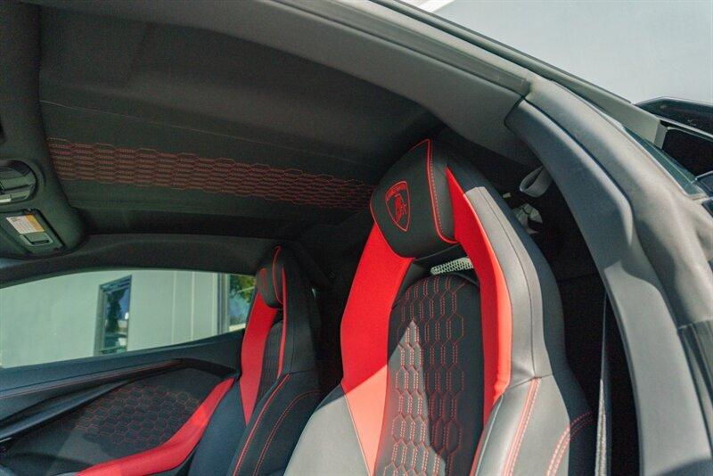 2024 Lamborghini Revuelto