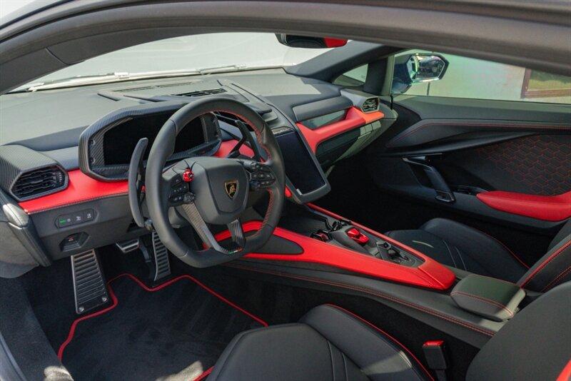 2024 Lamborghini Revuelto