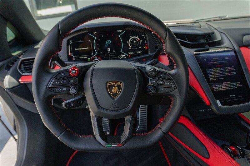 2024 Lamborghini Revuelto