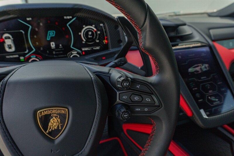 2024 Lamborghini Revuelto