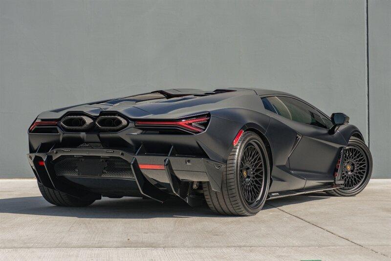 2024 Lamborghini Revuelto