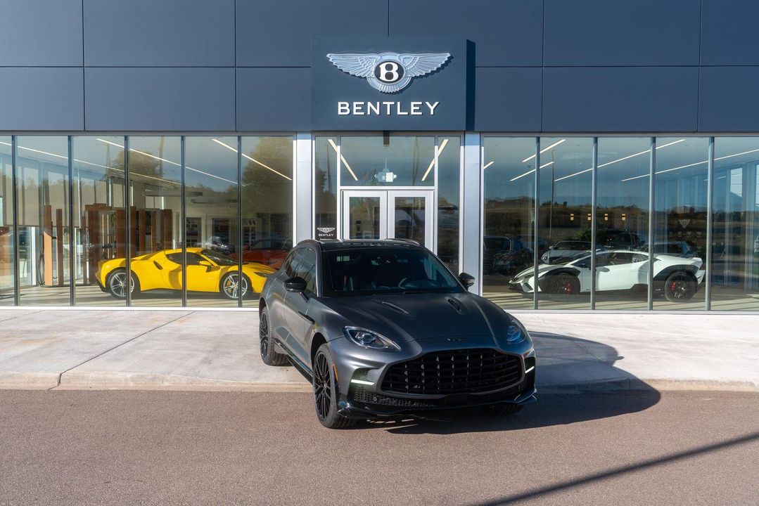 2023 Aston Martin DBX