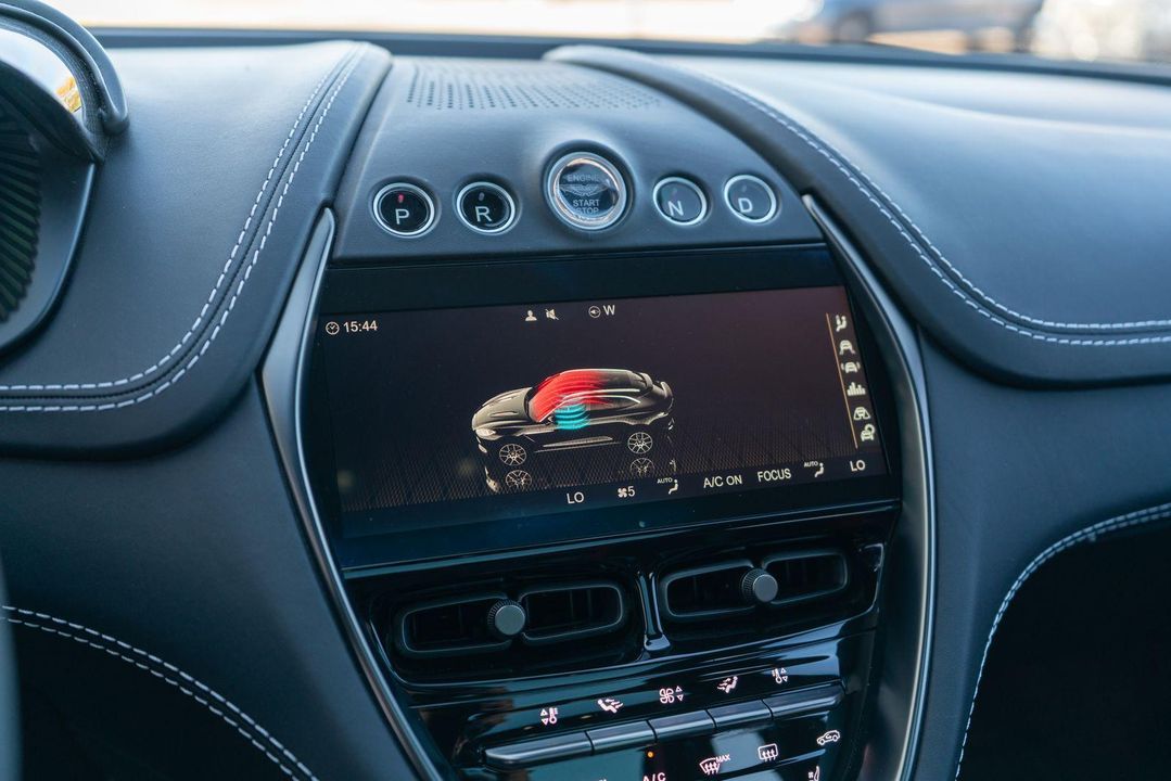 2023 Aston Martin DBX