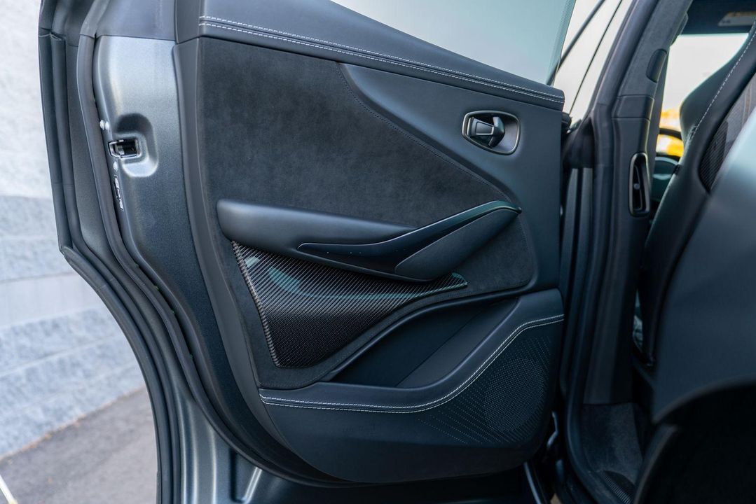 2023 Aston Martin DBX