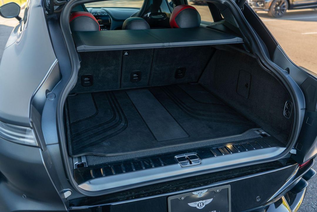 2023 Aston Martin DBX