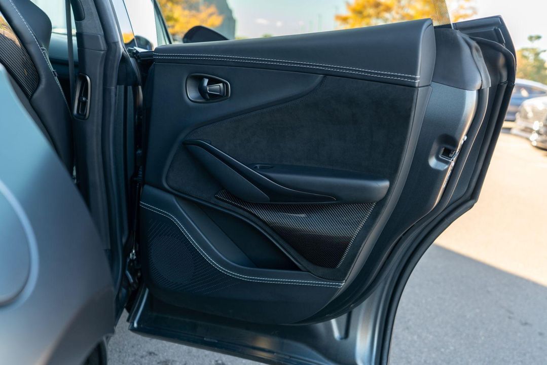 2023 Aston Martin DBX