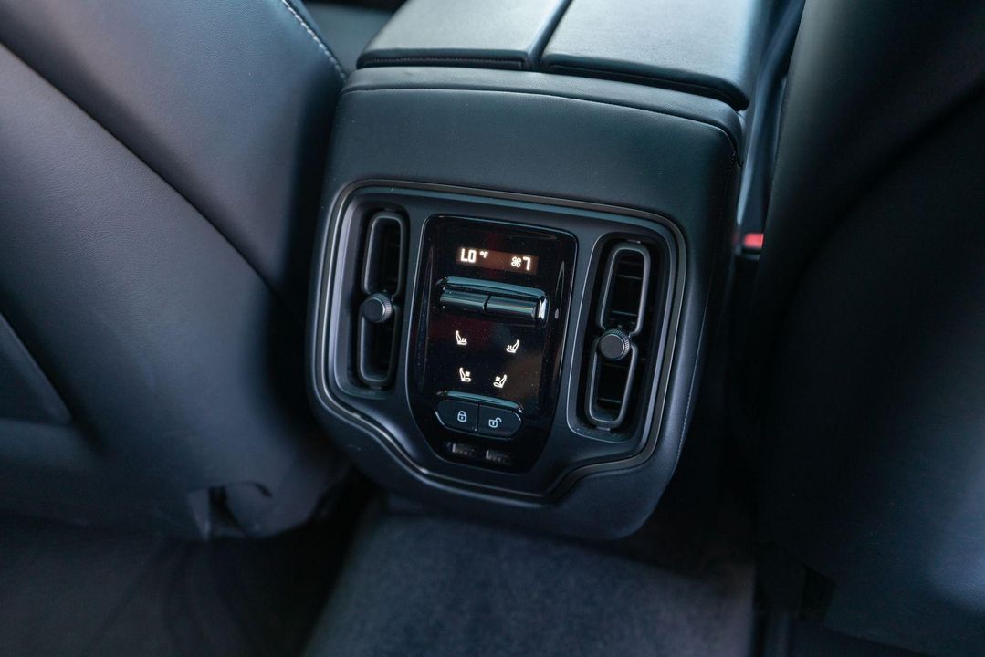 2023 Aston Martin DBX