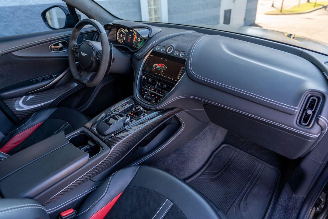 2023 Aston Martin DBX