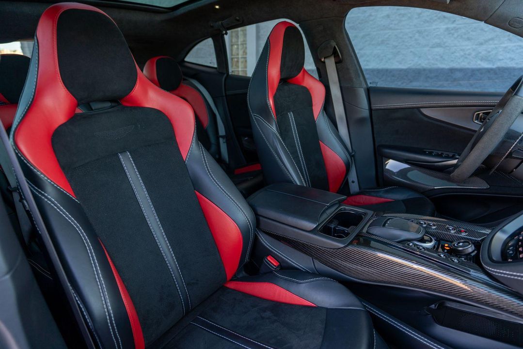 2023 Aston Martin DBX