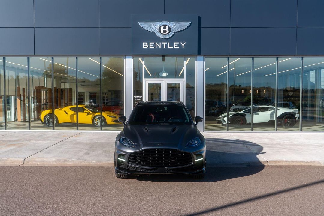 2023 Aston Martin DBX