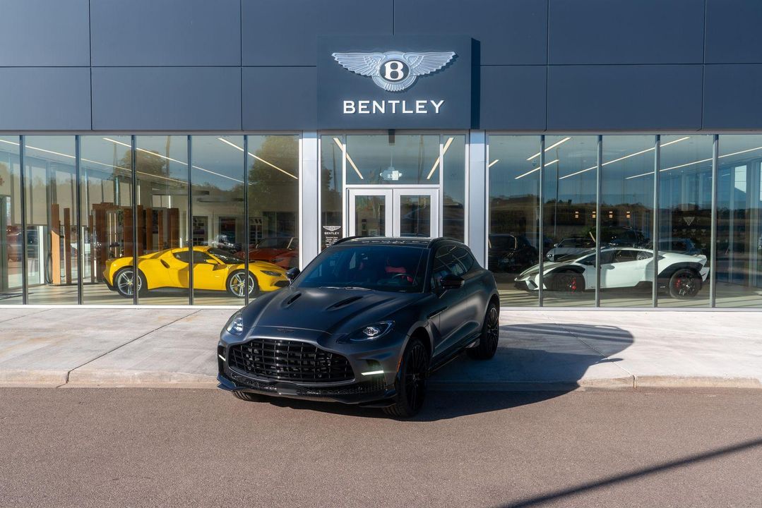 2023 Aston Martin DBX