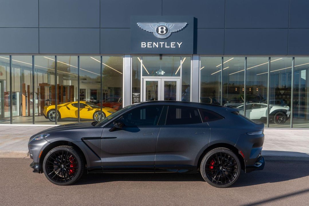 2023 Aston Martin DBX