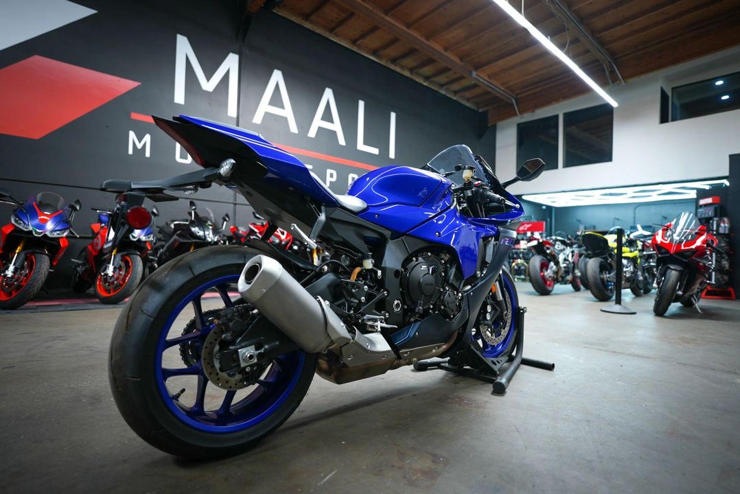 2023 Yamaha YZF-R1