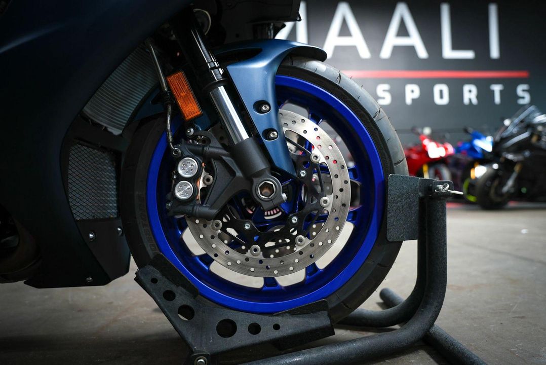 2023 Yamaha YZF-R1