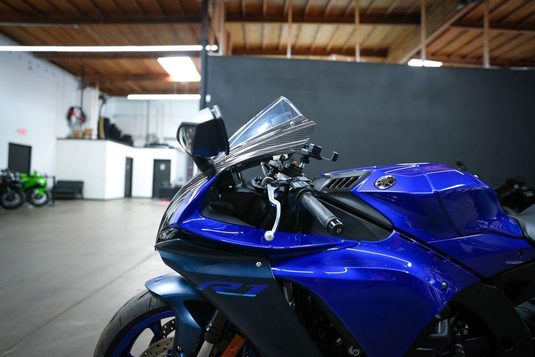 2023 Yamaha YZF-R1