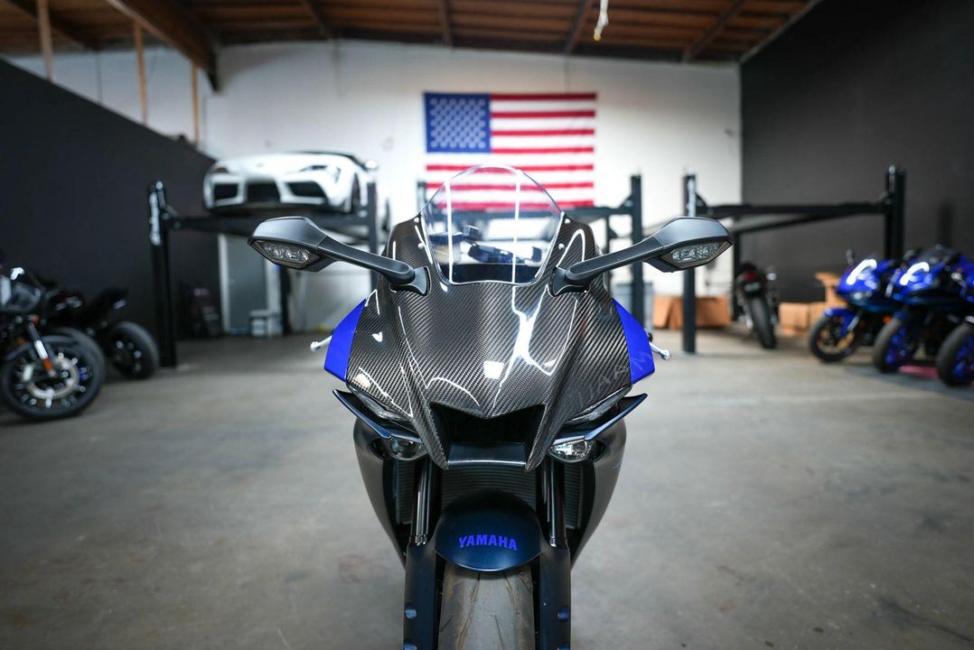 2023 Yamaha YZF-R1