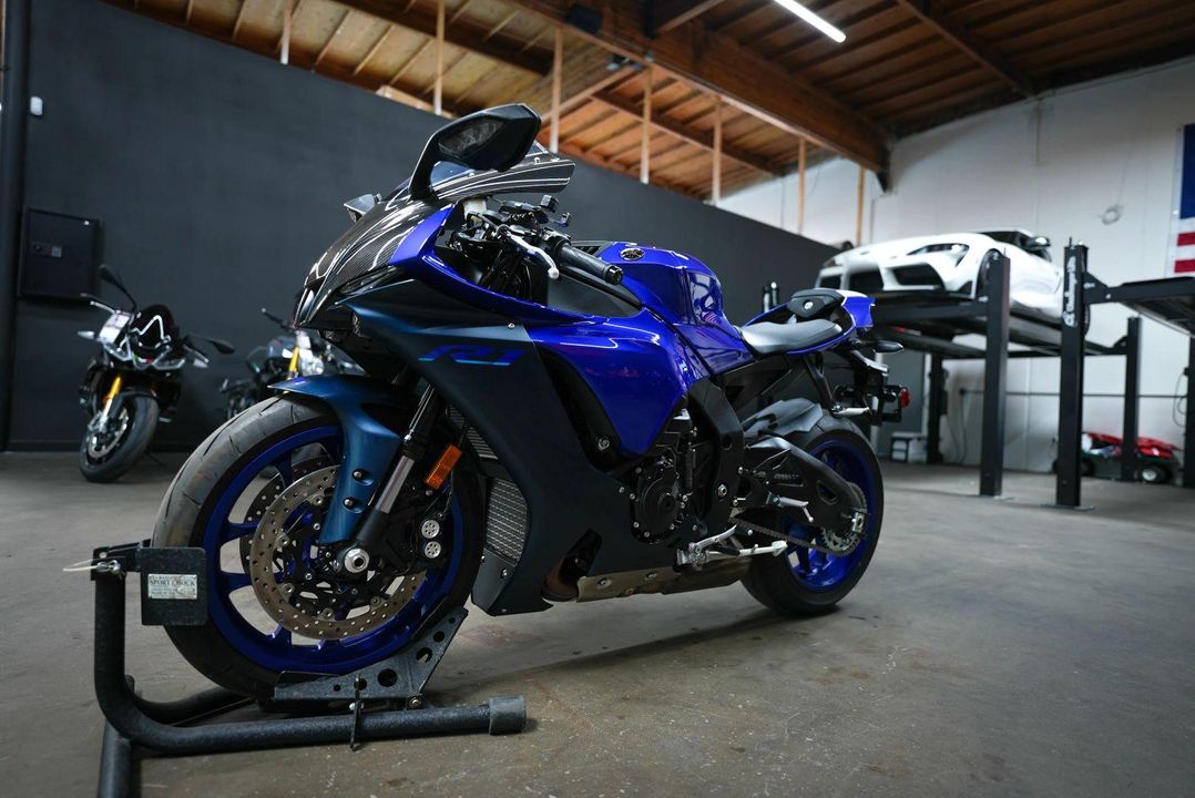 2023 Yamaha YZF-R1